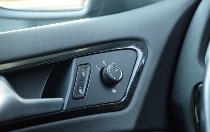 Volkswagen Golf cena 56899 przebieg: 180247, rok produkcji 2019 z Warszawa małe 631